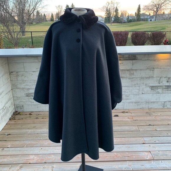 Vintage Lord & Taylor Black Fleece Cloak Cape Faux Fur Collar Velvet Buttons - Picture 1 of 16